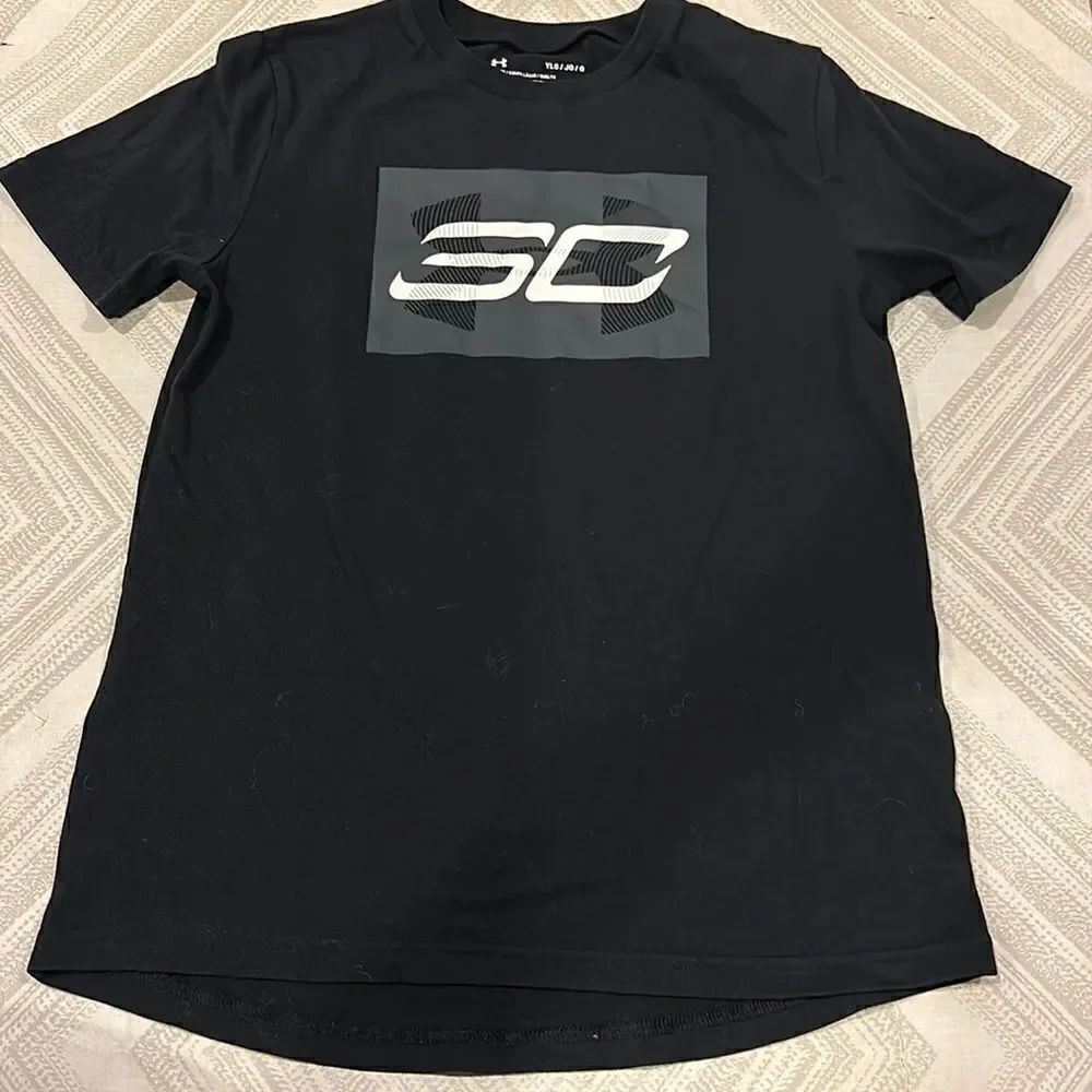 Under Armour Boys SC 30 Black T-Shirt Youth Large